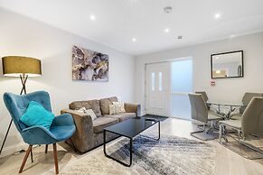 2 Bdrm Penthouse with parking Wycombe