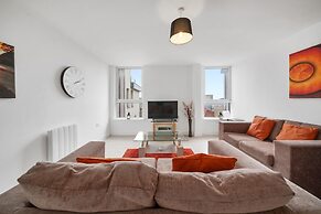 2 Bdrm Penthouse with parking Wycombe