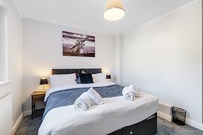 2 Bdrm Penthouse with parking Wycombe