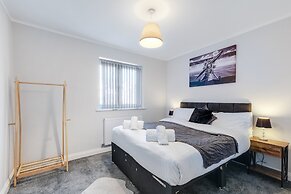 2 Bdrm Penthouse with parking Wycombe