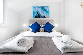 2 Bdrm Penthouse with parking Wycombe