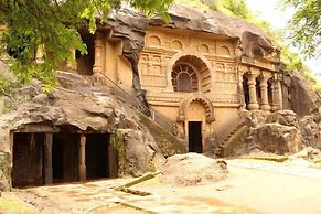 Hotel Sumanchandra Suites