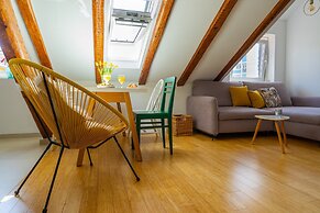 Cool Attic apt w Gallery, in the Heart of Split