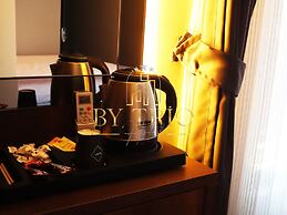 By Trio Hotel