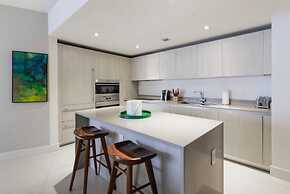 Luxury Condo, Spectacular Ocean View