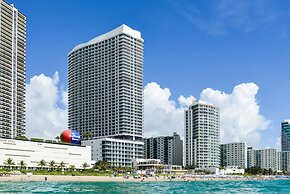 Luxury Condo, Spectacular Ocean View