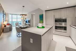 Luxury Condo, Spectacular Ocean View