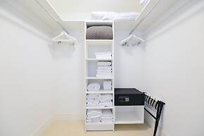 Luxury Condo, Spectacular Ocean View