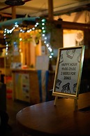 Jungle Jaffa Hostel Age 18 to 45