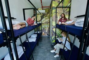 Jungle Jaffa Hostel Age 18 to 45