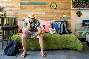 Jungle Jaffa Hostel Age 18 to 45