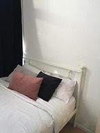 Jungle Jaffa Hostel Age 18 to 45