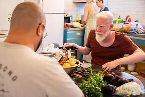 Jungle Jaffa Hostel Age 18 to 45