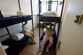 Jungle Jaffa Hostel Age 18 to 45