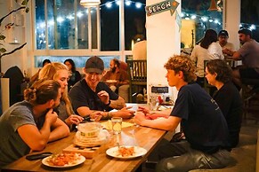 Jungle Jaffa Hostel Age 18 to 45