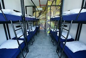 Jungle Jaffa Hostel Age 18 to 45