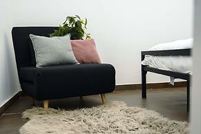 Jungle Jaffa Hostel Age 18 to 45