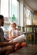 Jungle Jaffa Hostel Age 18 to 45