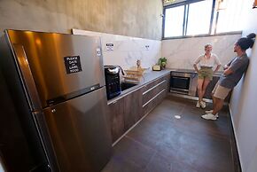 Jungle Jaffa Hostel Age 18 to 45