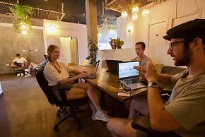 Jungle Jaffa Hostel Age 18 to 45