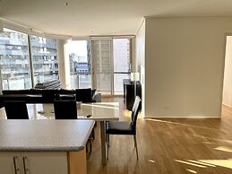 Readyset Apartments at Dockside