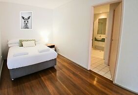 Readyset Apartments at Dockside