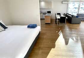 Readyset Apartments at Dockside