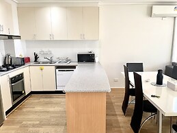 Readyset Apartments at Dockside