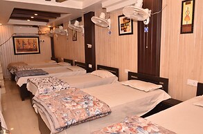 Goroomgo Comfort Hostel Charbagh Lucknow
