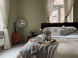 Exquisite 1Br/Ba Apt w/Free Parking in City Center