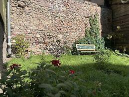 Exquisite 1Br/Ba Apt w/Free Parking in City Center