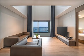 Sokcho I Park Suite Hotel and Residence