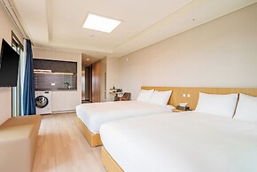 Sokcho I Park Suite Hotel and Residence