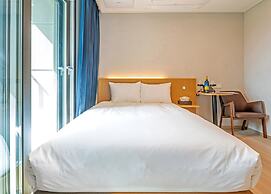 Sokcho I Park Suite Hotel and Residence