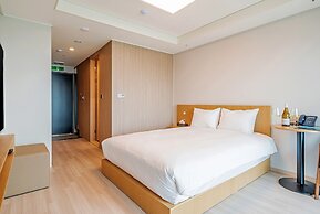 Sokcho I Park Suite Hotel and Residence