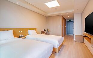 Sokcho I Park Suite Hotel and Residence