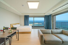 Sokcho I Park Suite Hotel and Residence