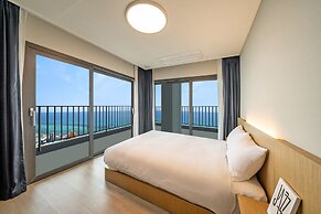 Sokcho I Park Suite Hotel and Residence