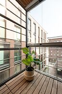 2ndhomes Stylish 1BR Apt w Sauna&Balcony