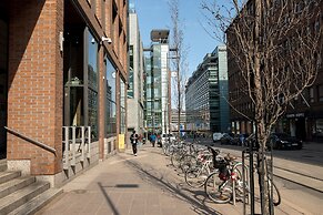 2ndhomes Stylish 1BR Apt w Sauna&Balcony