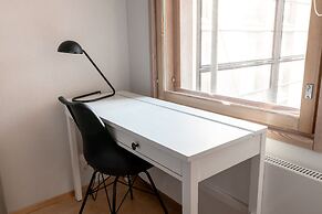 2ndhomes Stylish 1BR Apt w Sauna&Balcony