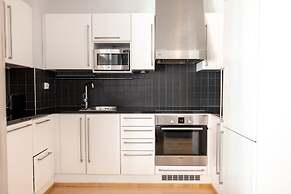 2ndhomes Stylish 1BR Apt w Sauna&Balcony