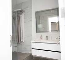 White Stone Apartments Nyarutarama