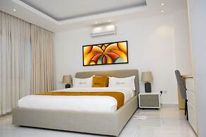 White Stone Apartments Nyarutarama