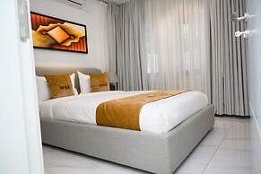 White Stone Apartments Nyarutarama