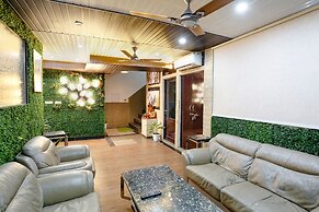 Fabhotel The Gross Infinity