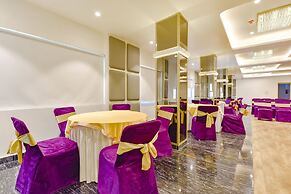 Fabhotel The Tulip Regency