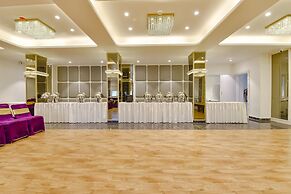 Fabhotel The Tulip Regency