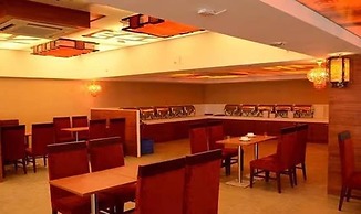 Fabhotel Prime Le Palace