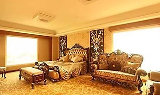 Fabhotel Prime Le Palace